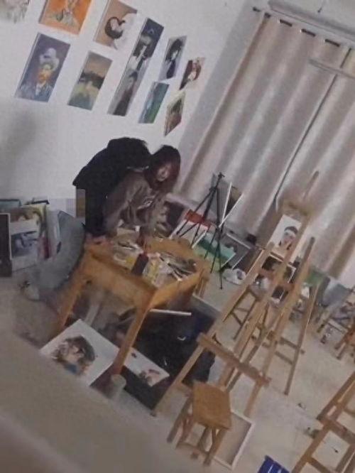 山东学校画室吃瓜,校园生活里的甜蜜插曲