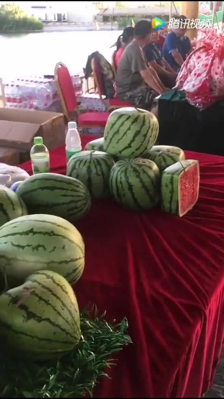 做梦吃奇形怪状的瓜