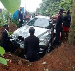 棺材吃瓜,揭秘古墓中的神秘传说