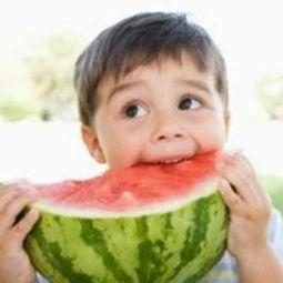 男生小孩吃瓜头像,男生小孩欢乐吃瓜瞬间