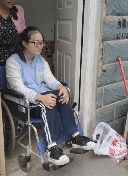 邵阳母女吃瓜事件,一场引发社会热议的街头冲突  第3张