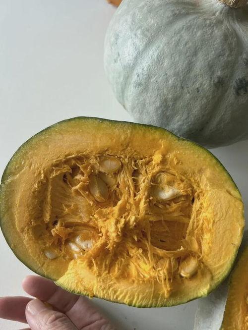 新疆咬着吃的瓜,咬着吃的甜蜜记忆  第2张