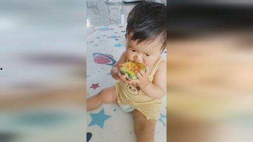 12岁孩子吃瓜,甜蜜童年记忆  第2张